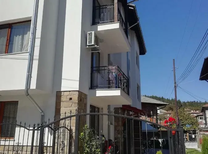 Къща за гости Iceberg *