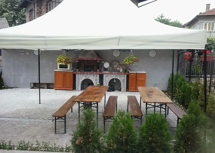 Къща за гости Iceberg *