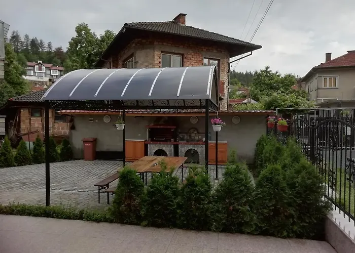 Къща за гости Iceberg *